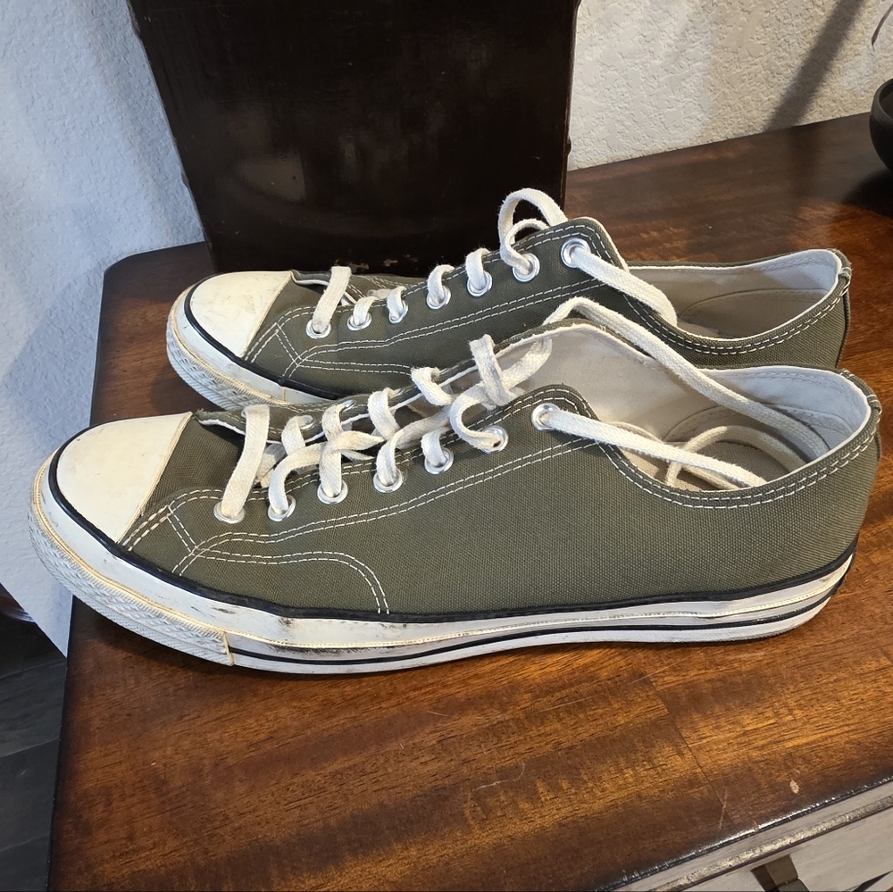Converse Olive Green Canvas Sneakers Mens 11.5  Womens 13.5